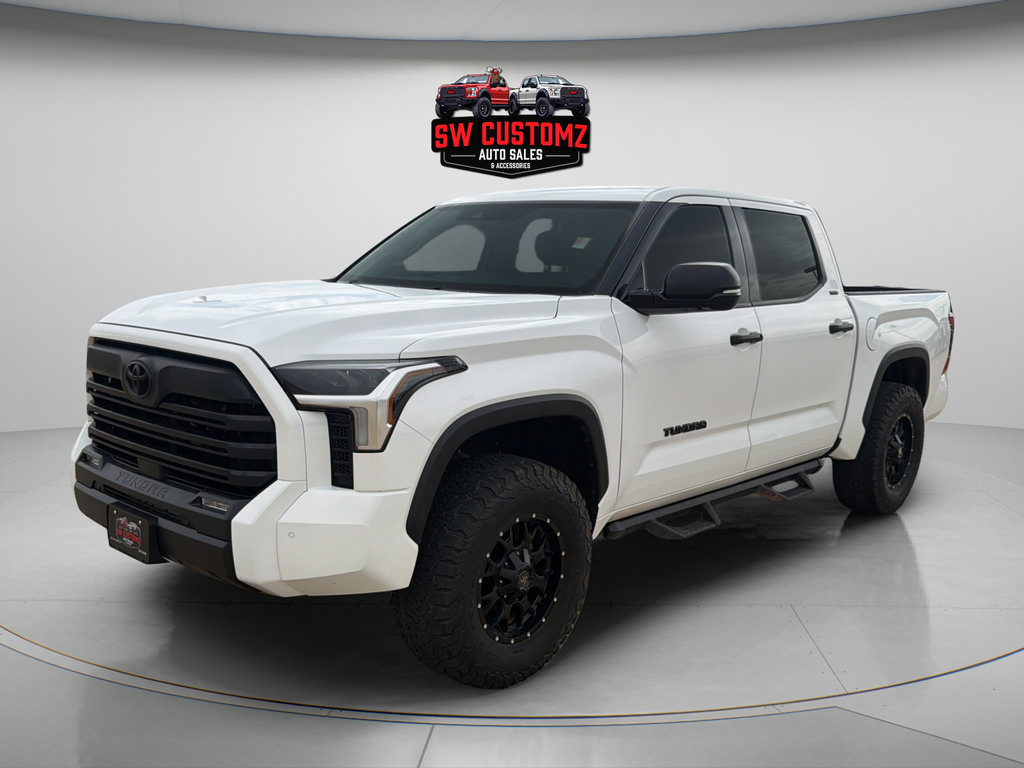 Used 2022 Toyota Tundra SR5 w/ SR5 Convenience Package AWD/4WD image 3