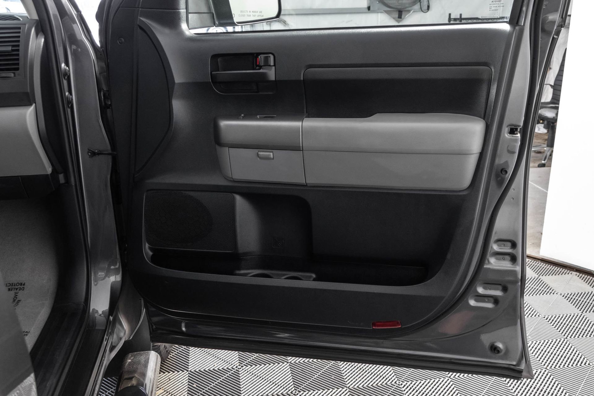 Used 2011 Toyota Tundra 4x4 CrewMax w/ SR5 Pkg image 42