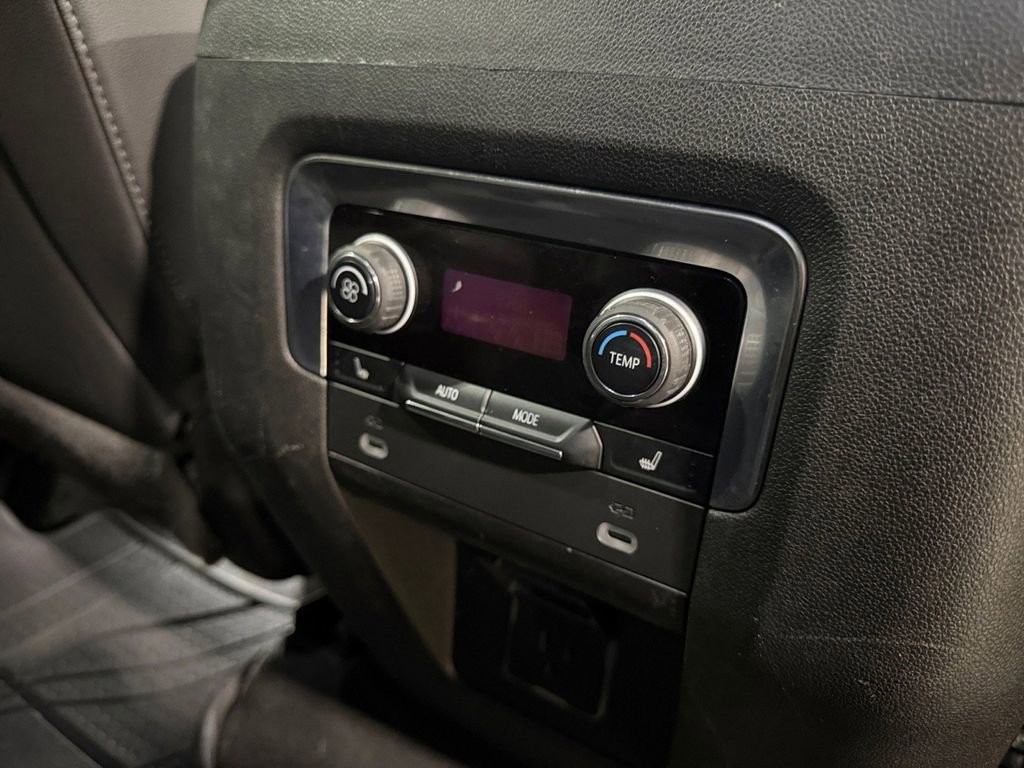 Used 2022 Chevrolet Tahoe Z71 w/ Luxury Package image 18