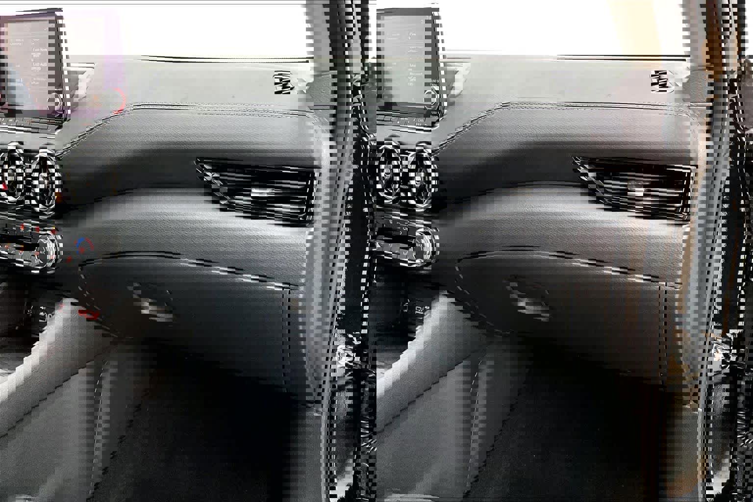 Used 2025 Nissan Sentra SV image 19