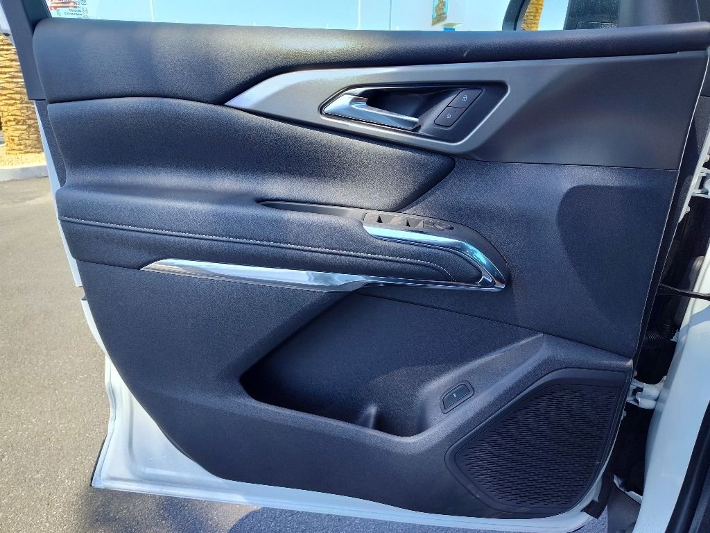 New 2025 Chevrolet Traverse LT w/ Driver Confidence Package image 10