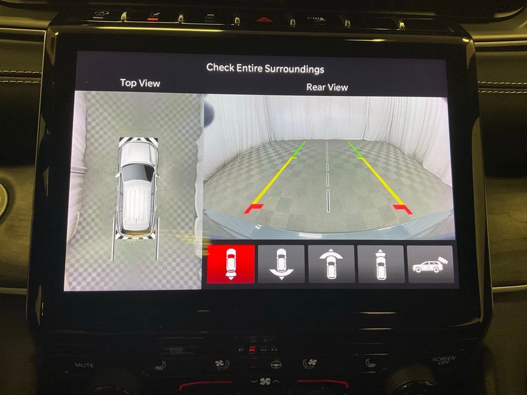 Used 2024 Jeep Grand Cherokee L Limited w/ Luxury Tech Group II image 16