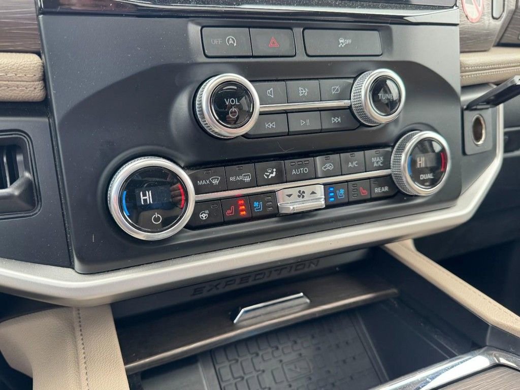 Used 2024 Ford Expedition Limited AWD/4WD image 21
