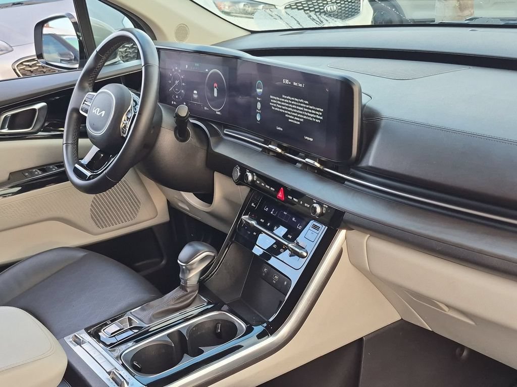 Certified 2023 Kia Carnival SX FWD image 29