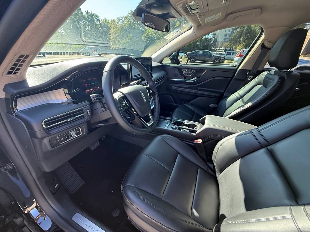Used 2025 Lincoln Corsair AWD image 10