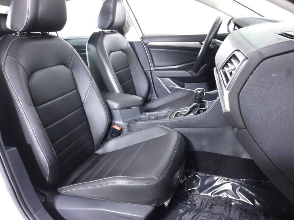 Used 2021 Volkswagen Jetta SE FWD image 37