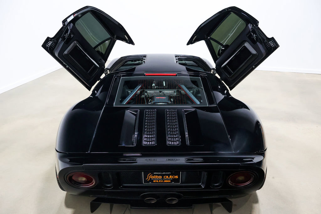 Used 2006 Ford GT RWD image 90