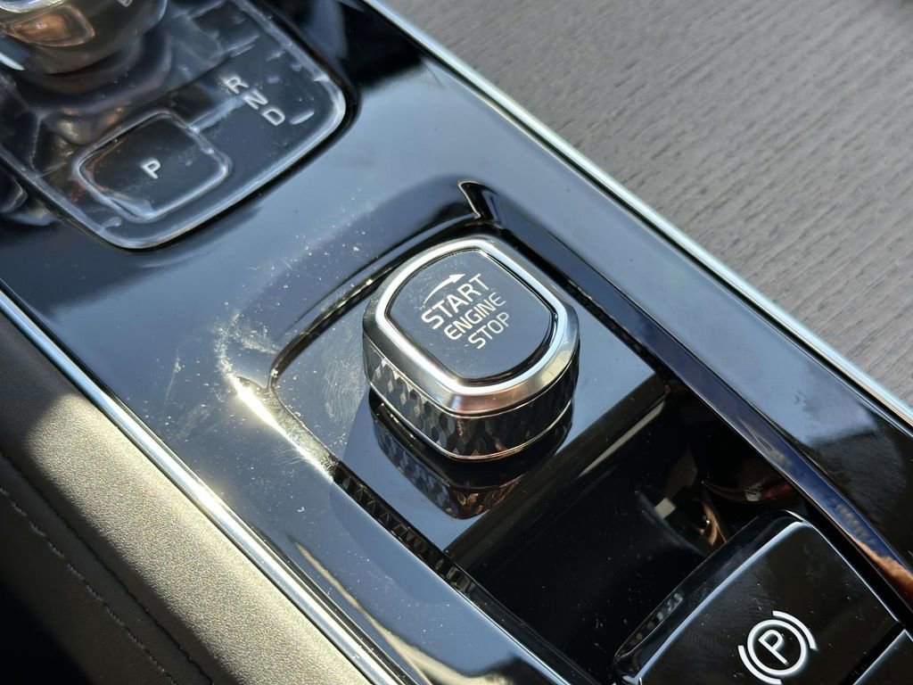 New 2026 Volvo XC90 B6 Plus w/ Protection Package Premier image 7