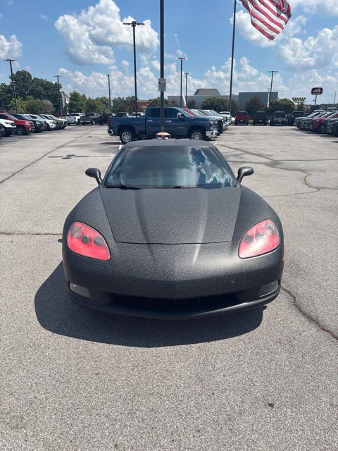 Used 2010 Chevrolet Corvette Coupe w/ 1LT RWD image 2