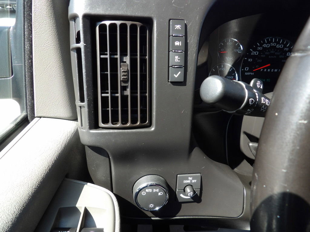 Used 2021 Chevrolet Express 3500 w/ Driver Convenience Package image 19