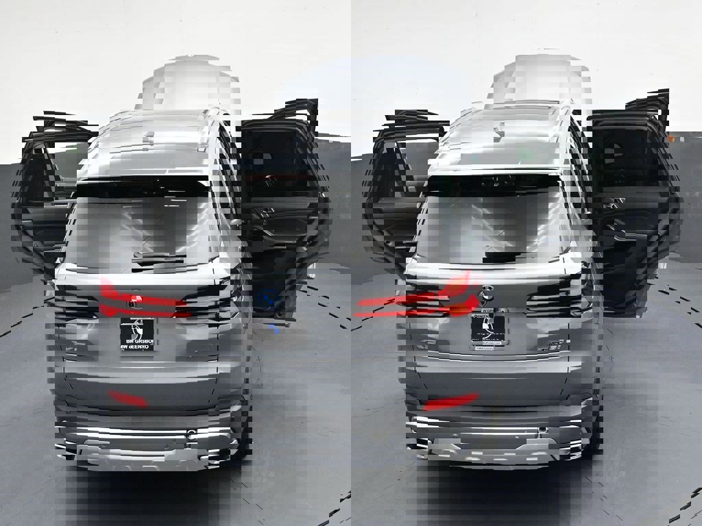 Used 2026 BMW X5 xDrive50e w/ Climate Comfort Package image 36