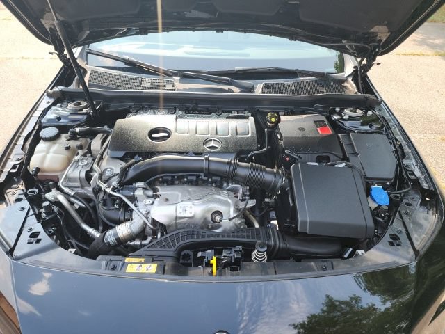 Used 2022 Mercedes-Benz CLA 250 image 33