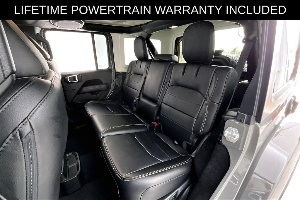 Used 2023 Jeep Wrangler Unlimited Sahara AWD/4WD image 35