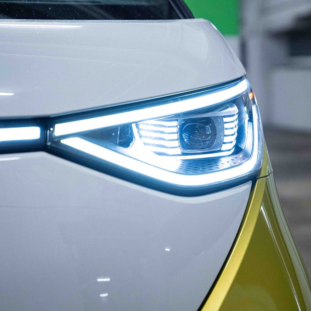 New 2025 Volkswagen ID. Buzz Pro S Plus AWD/4WD image 3