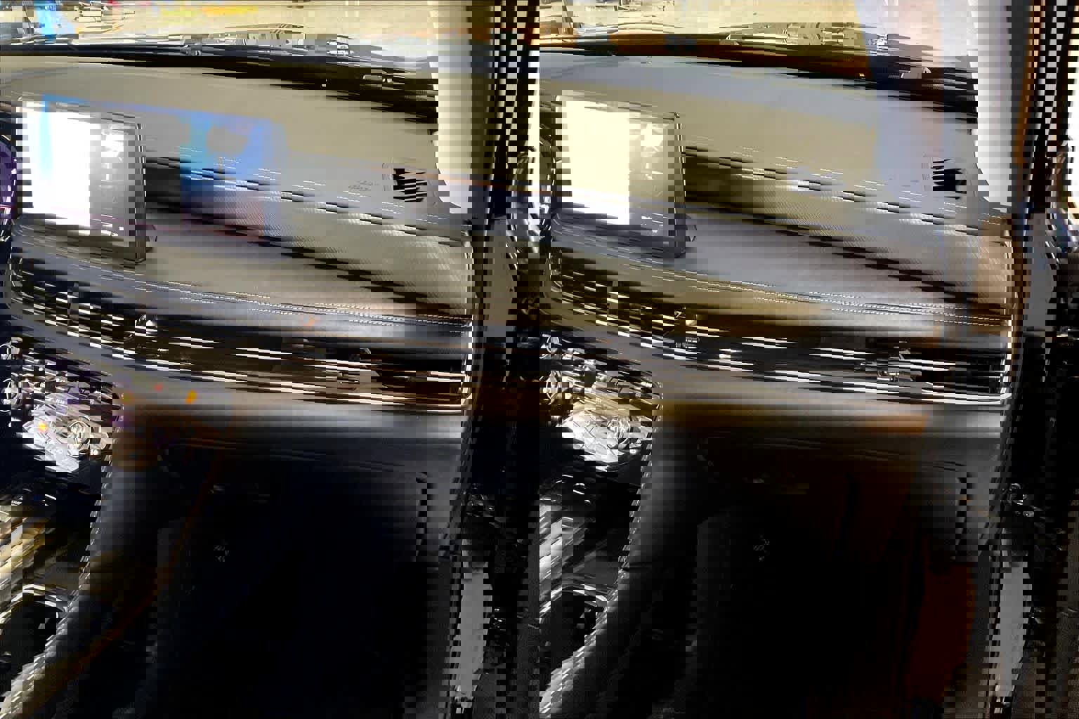 Used 2023 INFINITI QX60 Luxe w/ Cargo Package image 17