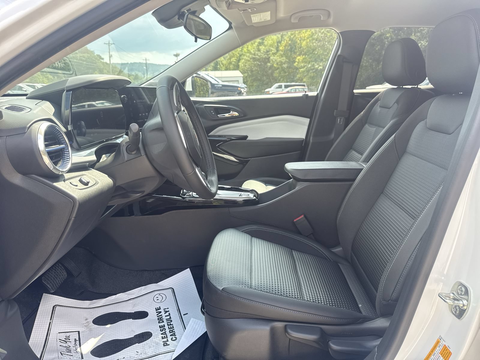New 2026 Chevrolet Trax LT w/ LT Convenience Package FWD image 14