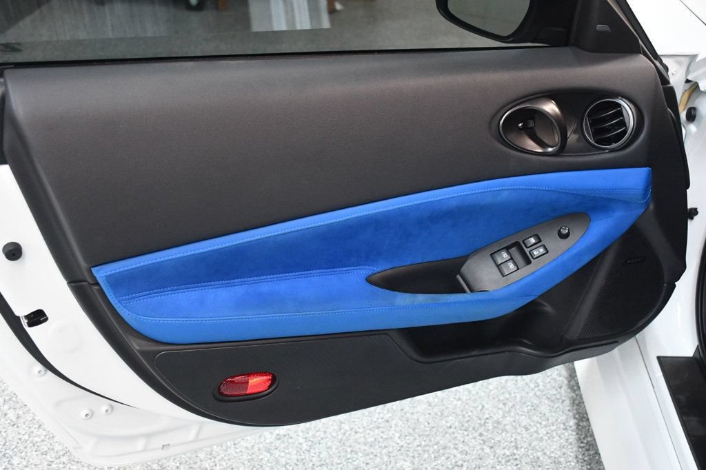 Used 2024 Nissan Z Performance w/ Floor Mat Package RWD image 22