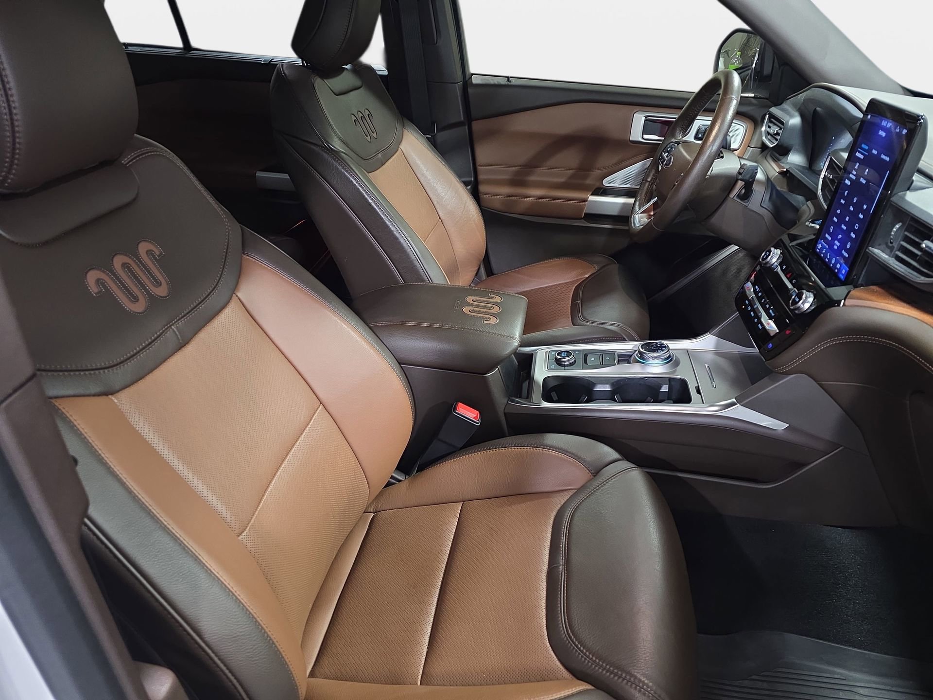 Used 2023 Ford Explorer King Ranch w/ Technology Package image 10