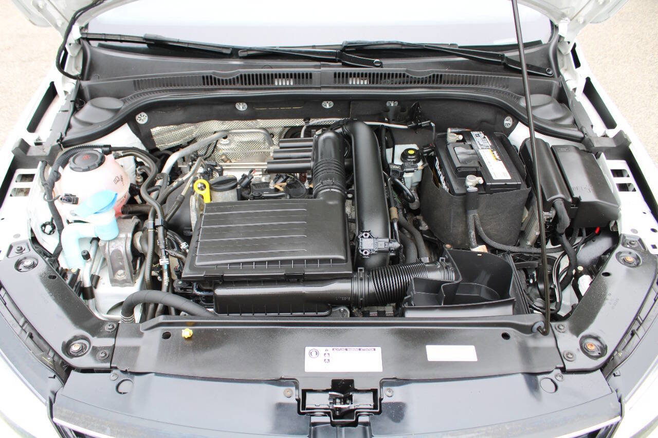 Used 2018 Volkswagen Jetta Wolfsburg Edition image 14