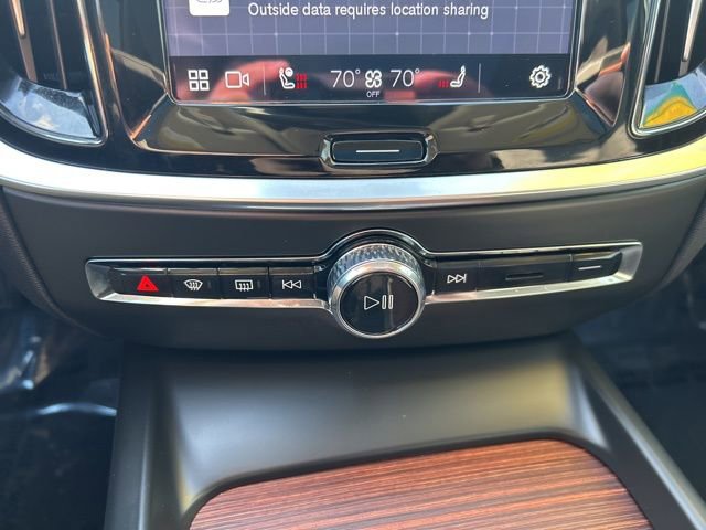 Certified 2025 Volvo V60 B5 Cross Country Plus image 25