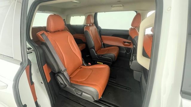 Used 2024 Kia Carnival SX image 50