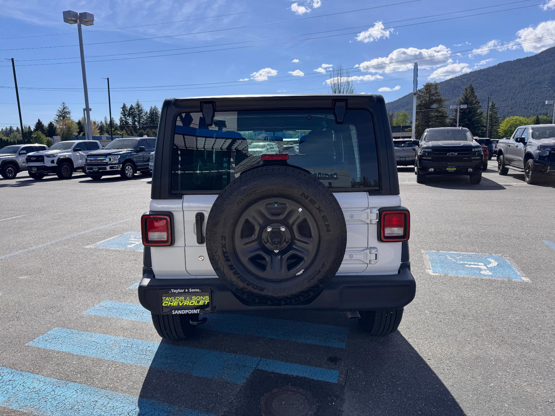 Used 2024 Jeep Wrangler Unlimited Sport AWD/4WD image 6