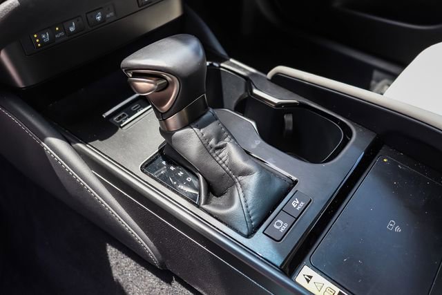 Used 2025 Lexus ES 300h w/ Premium Package FWD image 22
