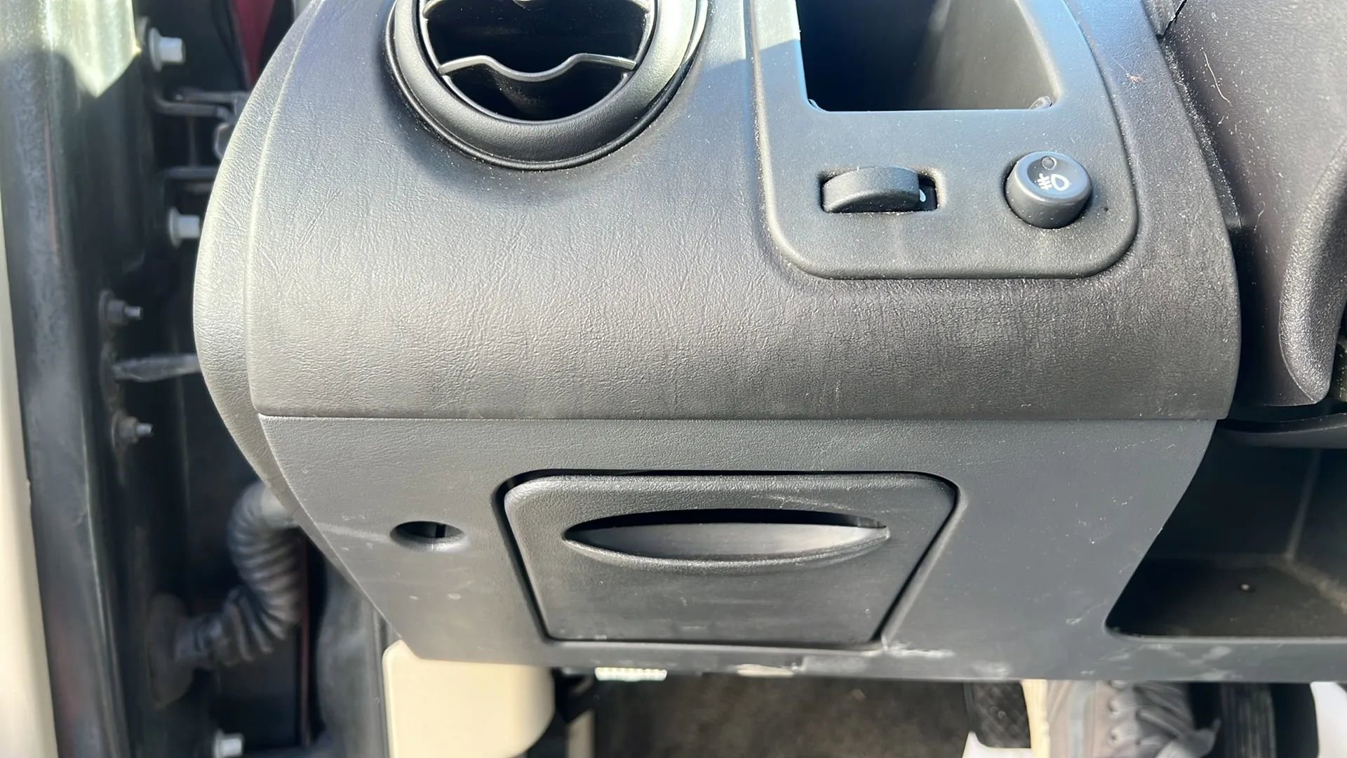 Used 2004 Saturn ION Level 3 image 25