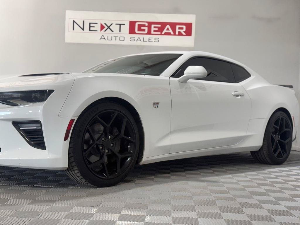 Used 2017 Chevrolet Camaro SS RWD image 5