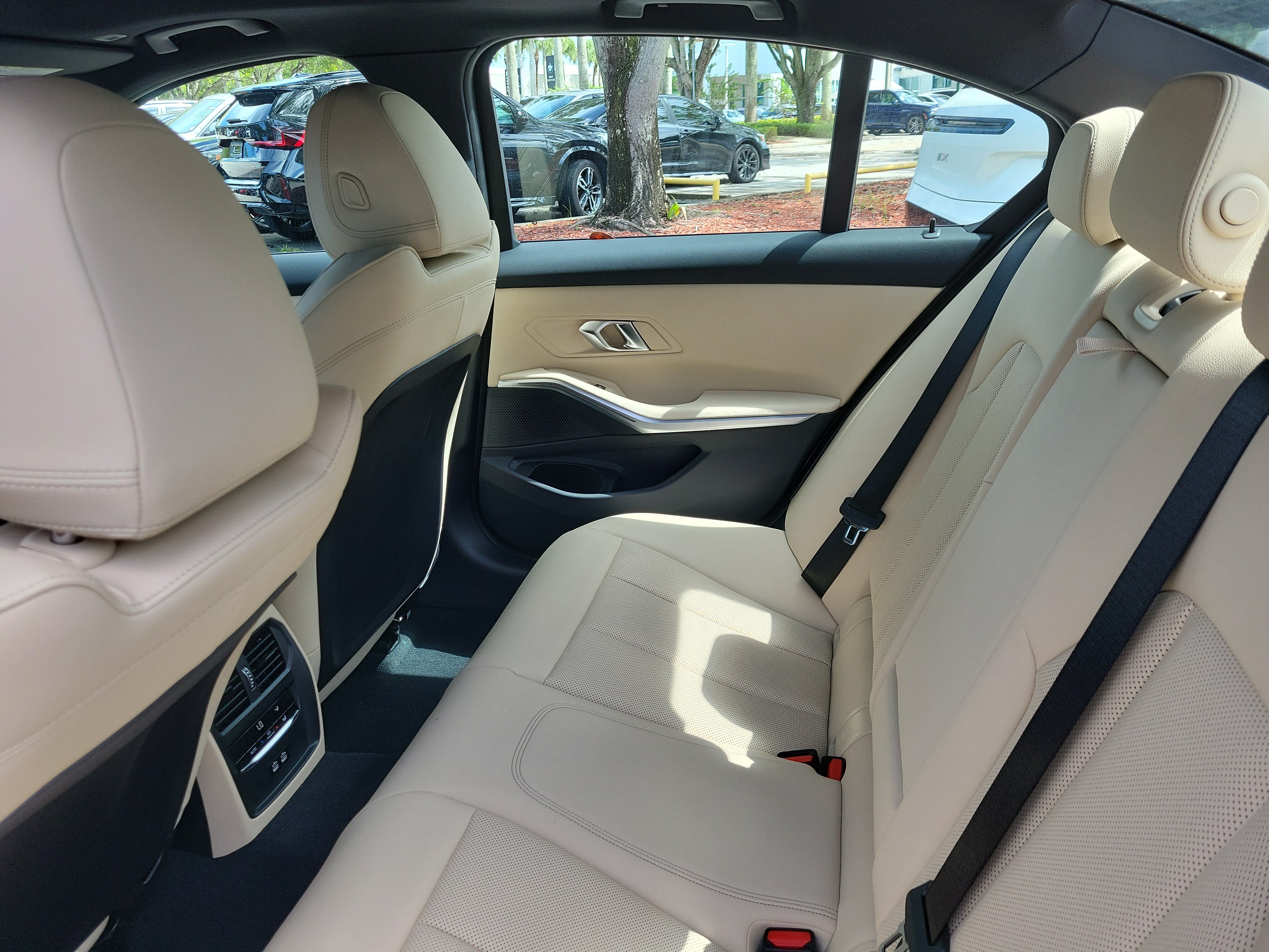 New 2026 BMW 330i Sedan w/ M Sport Package RWD image 8