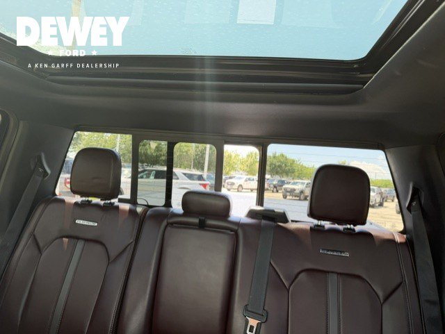 Used 2017 Ford F150 Platinum w/ Equipment Group 701A Luxury AWD/4WD image 21
