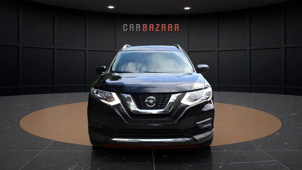Used 2019 Nissan Rogue SV w/ Premium Package image 2