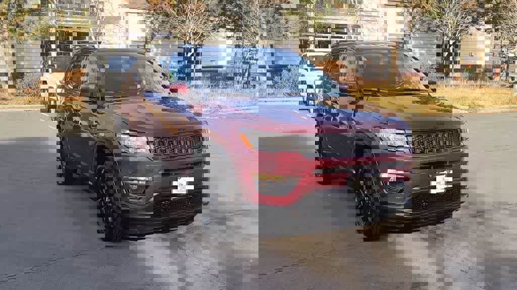 Used 2021 Jeep Compass Latitude image 3