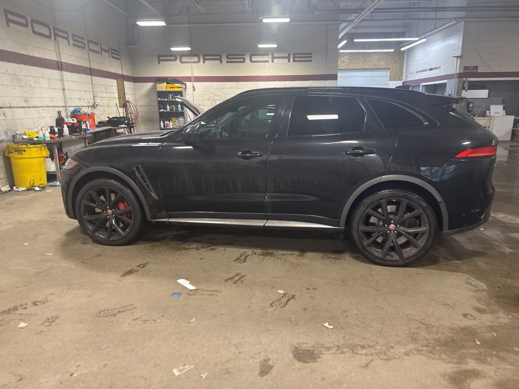 Used 2020 Jaguar F-PACE SVR image 14