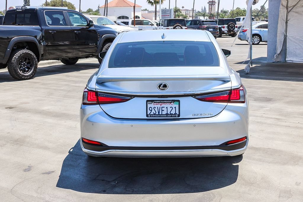 Used 2025 Lexus ES 300h w/ Premium Package FWD image 8
