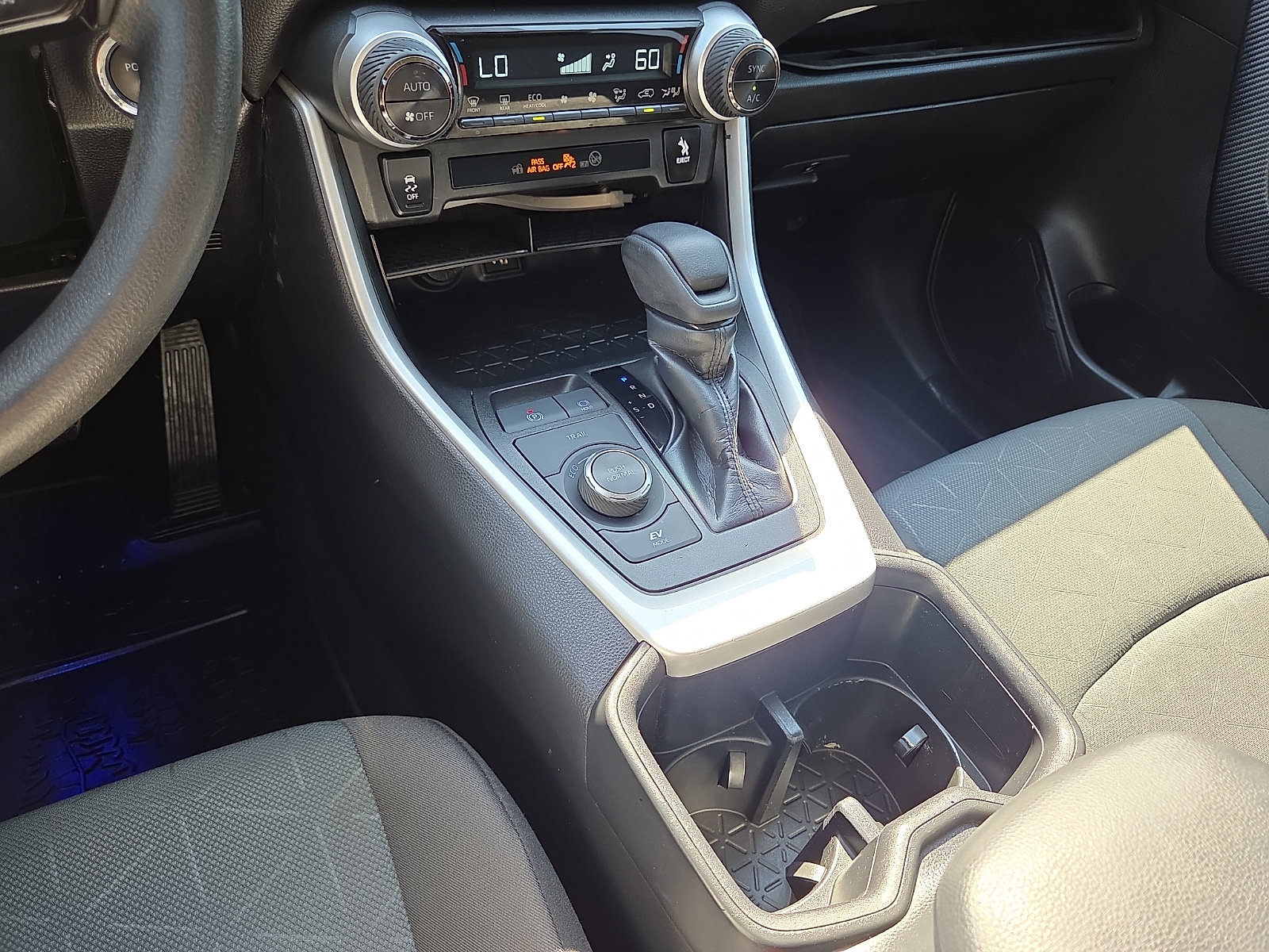 Used 2024 Toyota RAV4 AWD Hybrid image 25