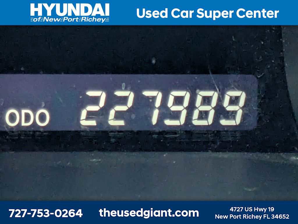 Used 2011 Toyota Highlander SE w/ Tow Pkg FWD image 39