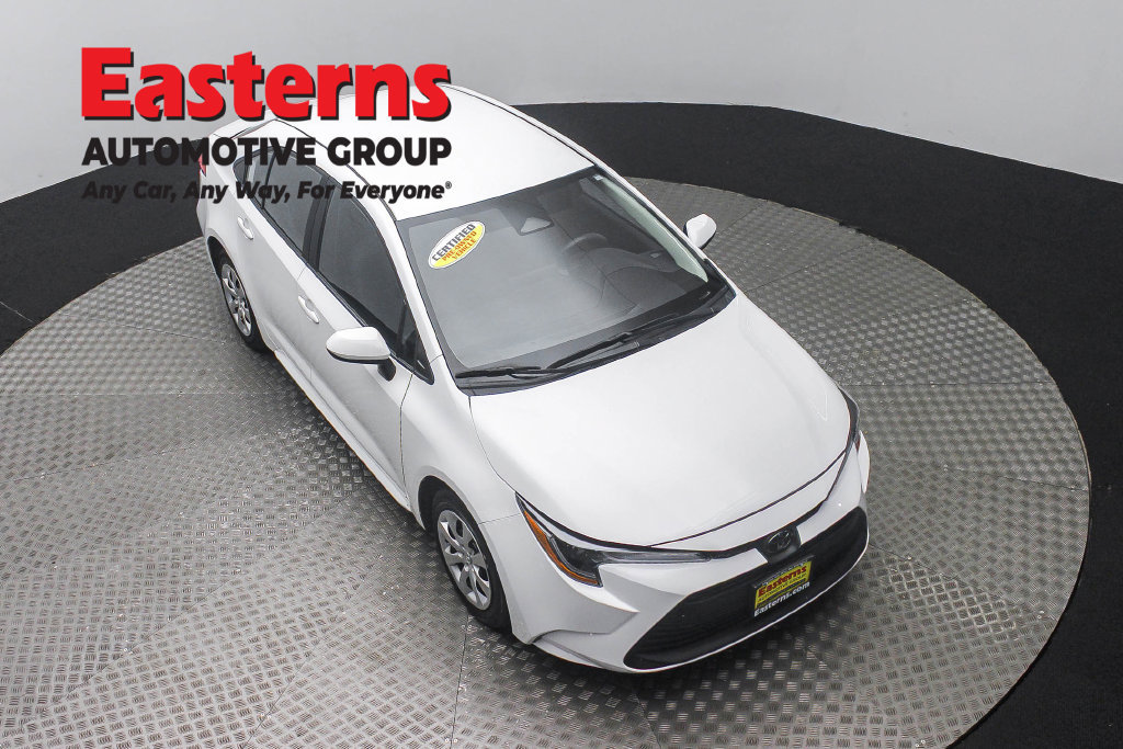 Used 2025 Toyota Corolla LE FWD image 4