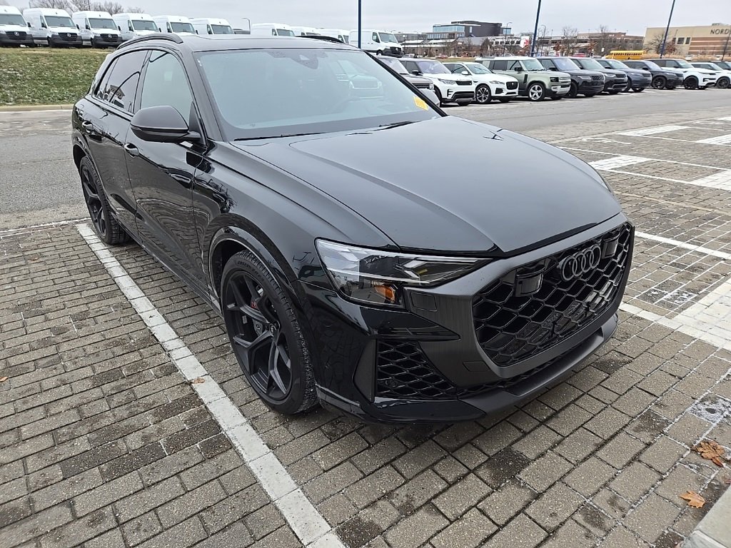 Used 2025 Audi RS Q8 performance image 3