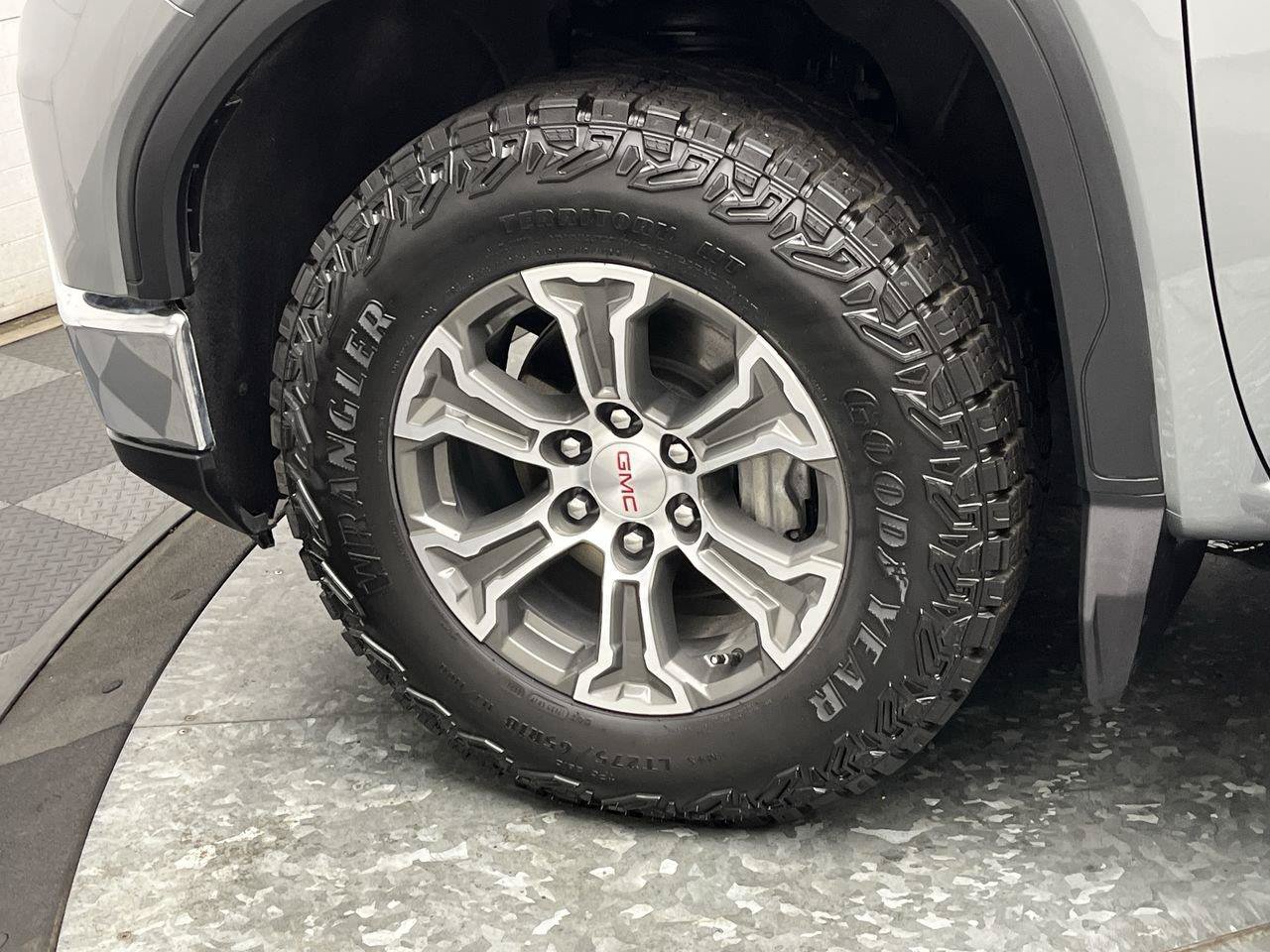 Certified 2024 GMC Sierra 1500 Pro w/ Pro Value Package AWD/4WD image 33