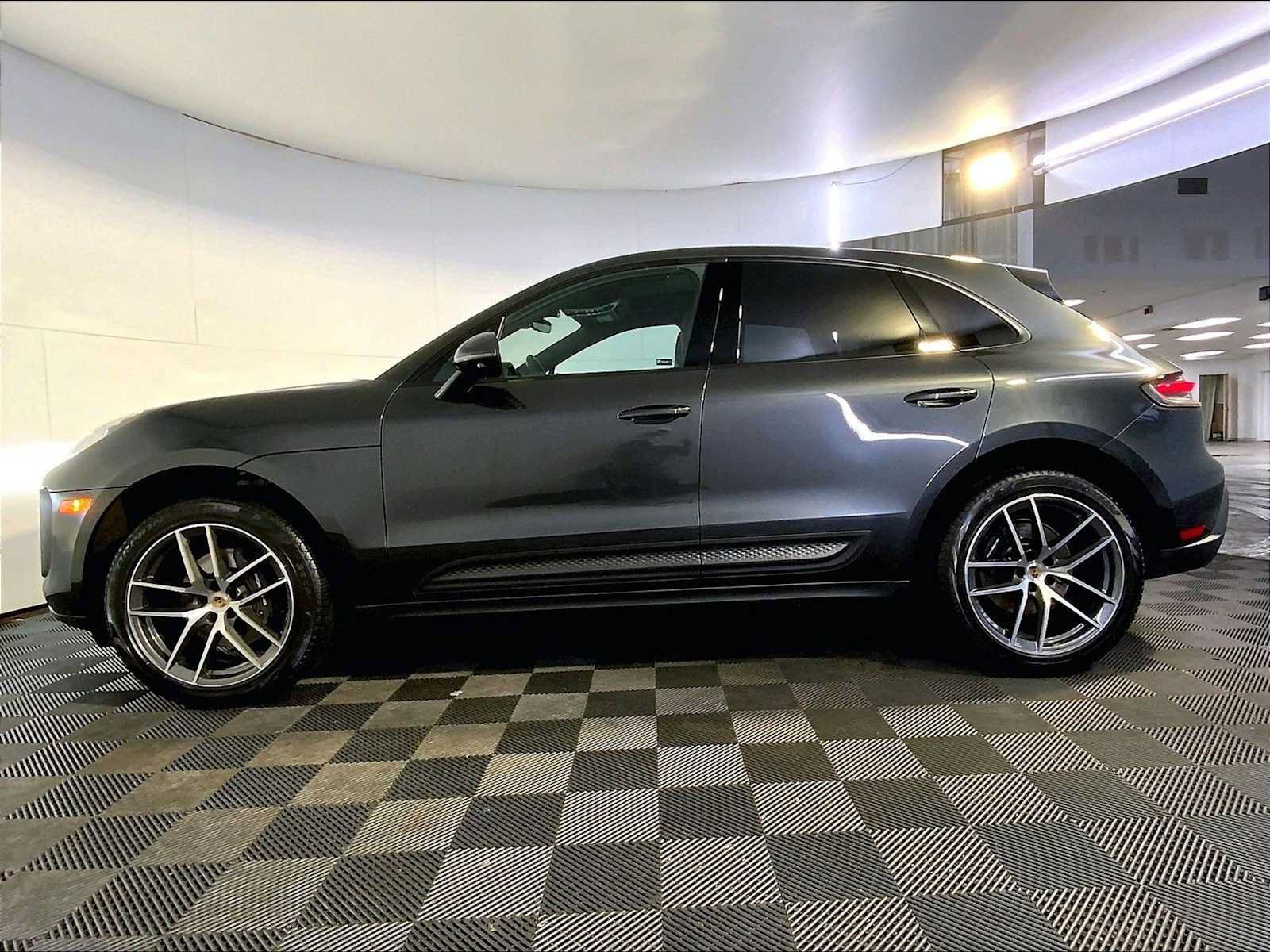 Certified 2024 Porsche Macan AWD/4WD video 2
