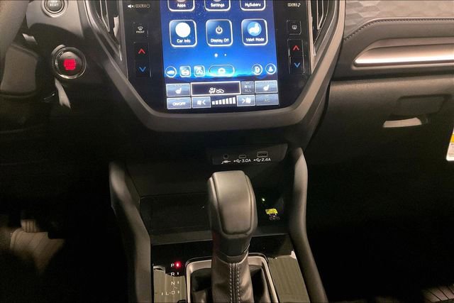 Used 2025 Subaru Forester Premium image 32