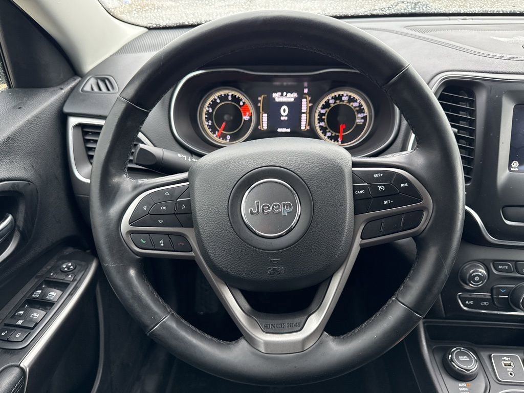 Used 2021 Jeep Cherokee Latitude Plus AWD/4WD image 18