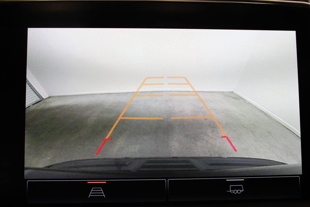 Used 2024 GMC Yukon AT4 AWD/4WD image 10