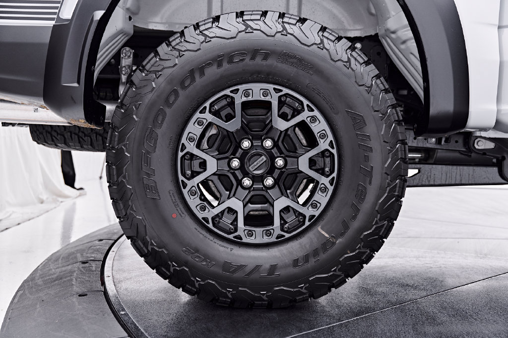 Used 2026 Ford F150 Raptor w/ Equipment Group 803A Raptor R AWD/4WD image 38