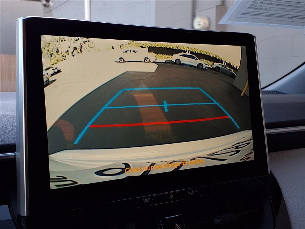 Certified 2025 Toyota Corolla SE image 9