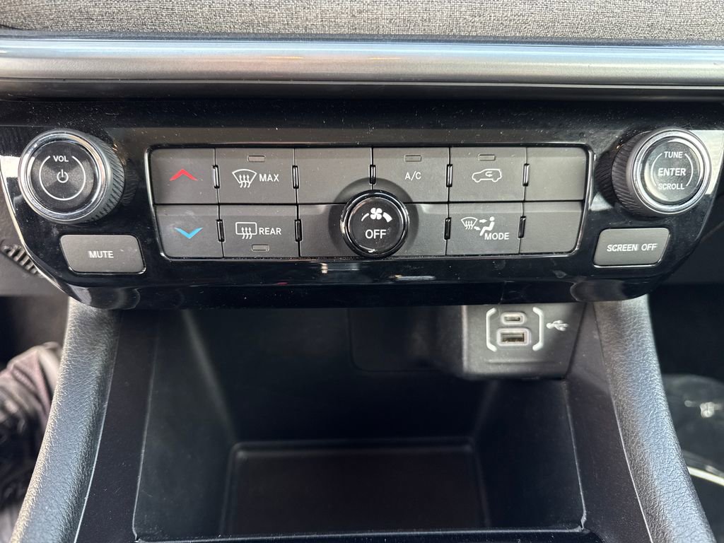 Certified 2022 Jeep Compass Latitude image 28