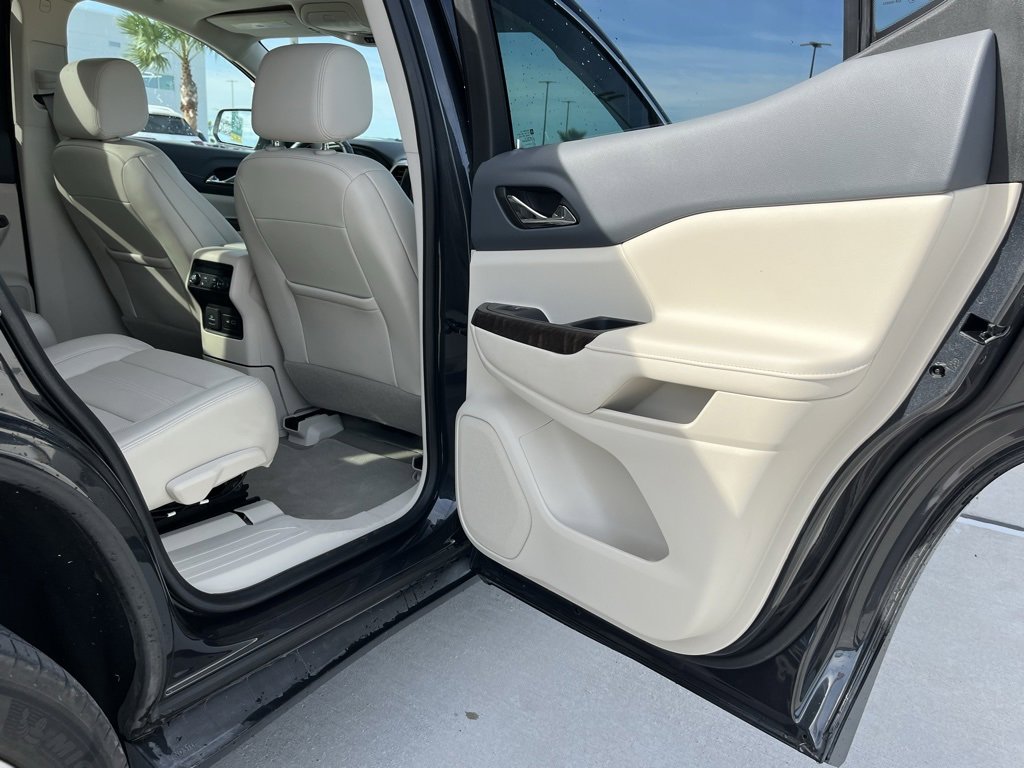 Used 2021 GMC Acadia Denali w/ Denali Technology Package image 19