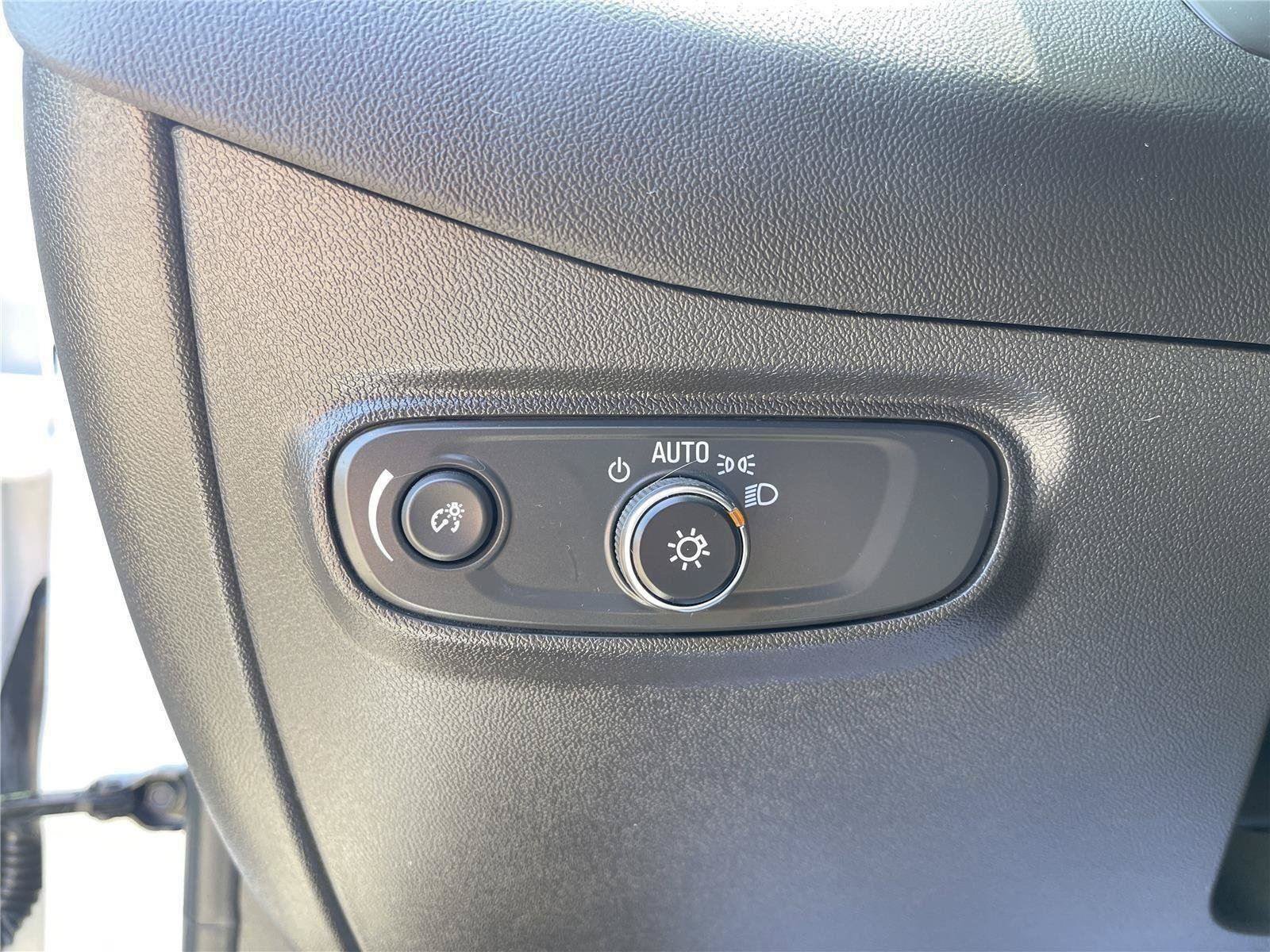 Used 2023 Chevrolet Equinox LT AWD/4WD image 17