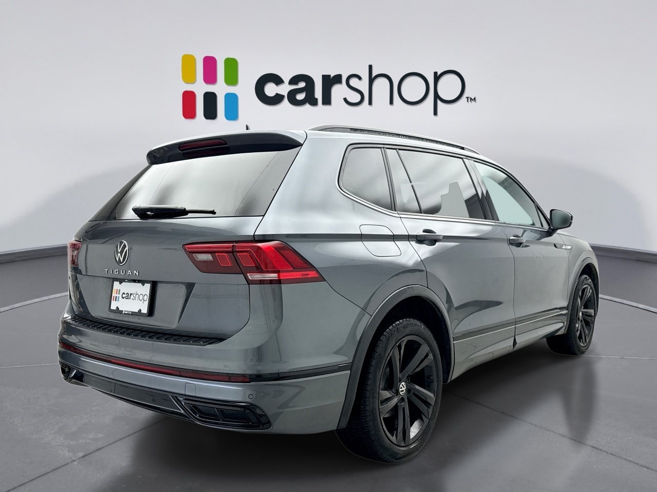 Used 2023 Volkswagen Tiguan SE R-Line FWD image 5